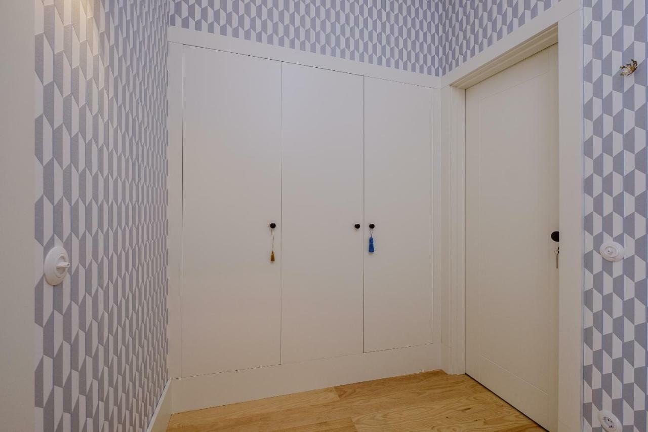 Boutique Rentals-Flores Plaza In City Historical Center 포르투 외부 사진